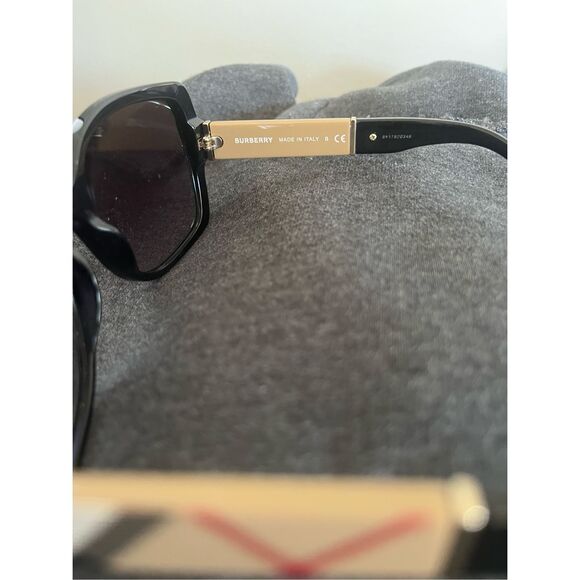 New, Authentic Burberry Sunglasses - Picture 5 of 10